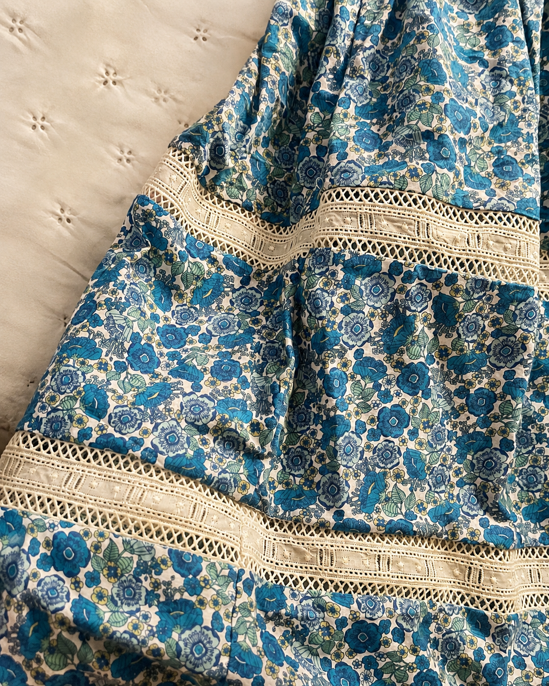 Vestido Isadora de algodón OEKO-TEX con crochet y encaje